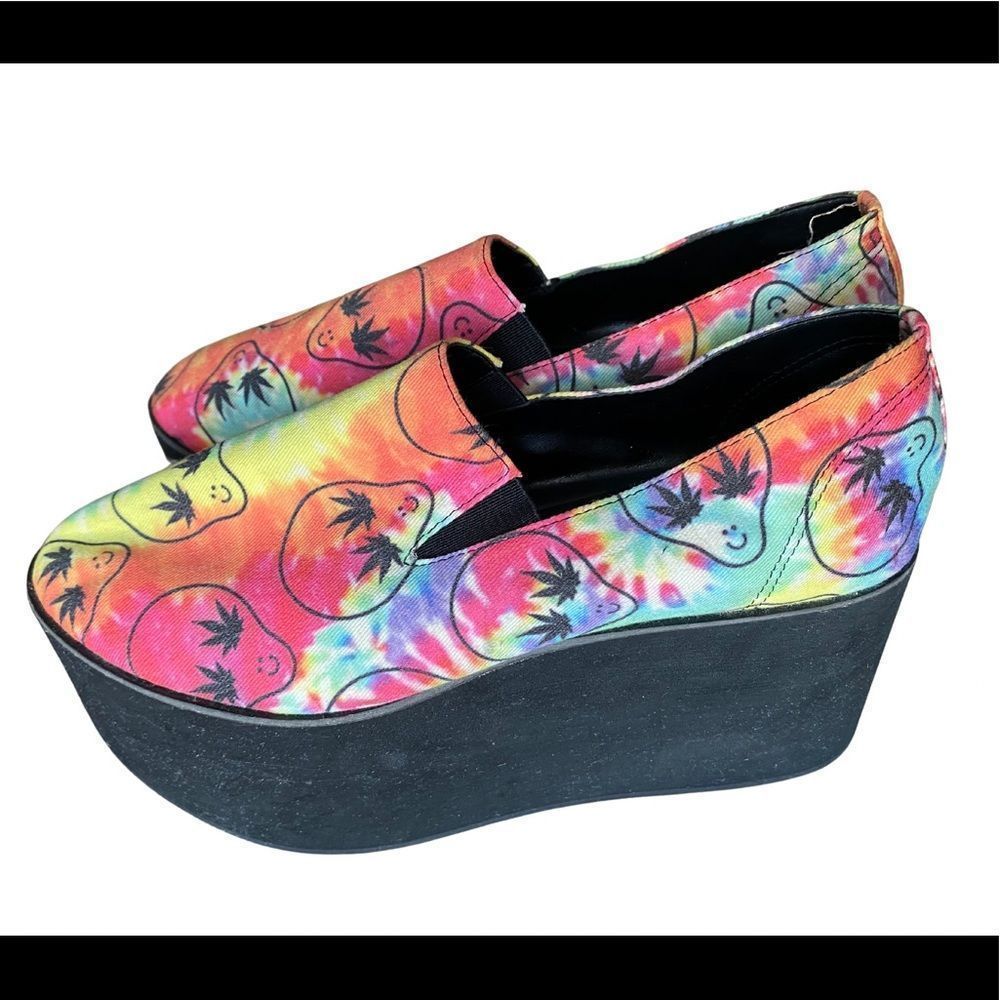 O Mighty Alien Weed Psychedelic Tie Dye Slip on Platforms - Size 8